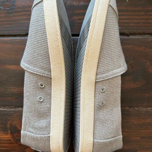 TOMS Women's Avalon Slip-on Shoes - Picture 3 of 6